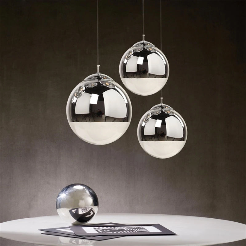 Suspension globe en verre LumaOrb, finitions argent, or et or rose