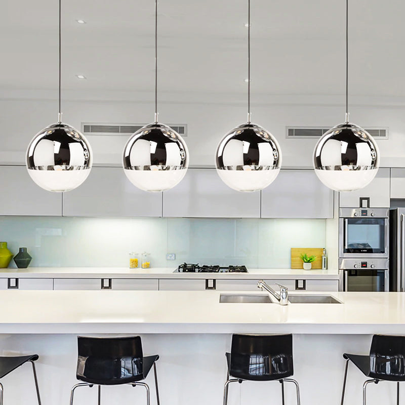 Suspension globe en verre LumaOrb, finitions argent, or et or rose