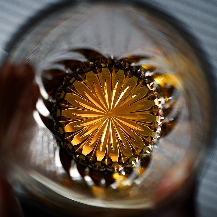Kireno Inkstone Flame Edo Kiriko whiskyglas, trææske