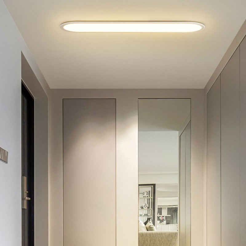 NovaOval plafondlamp, slank ovaal profiel, zwart of wit