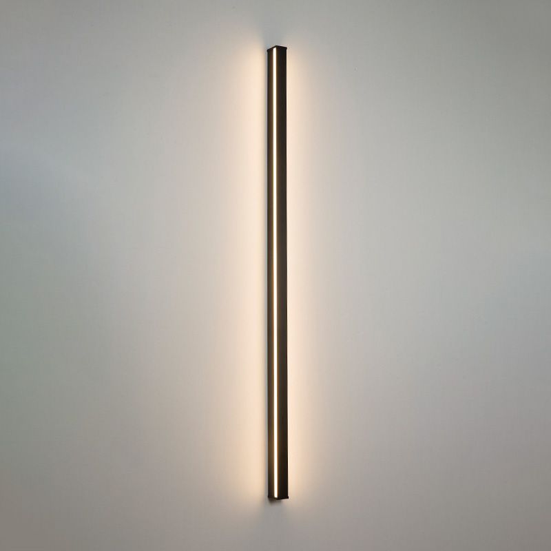 Linéair LED Wall Light For Efficient Homes And Modern Interiors | Fioriscas