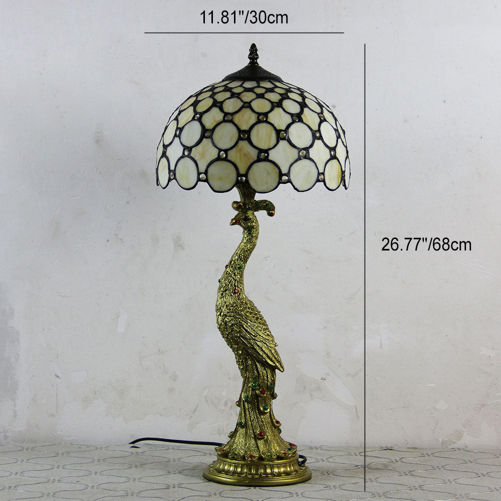 Tiffany-inspireret bordlampe med flerfarvet glasskærm i kuppelform og base i resin