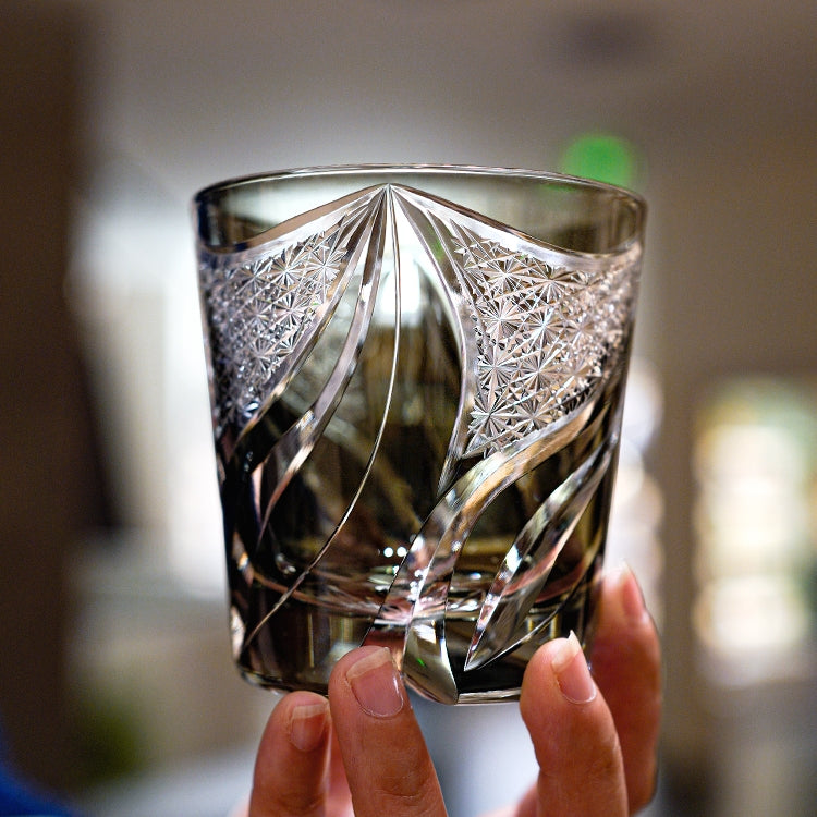 Kireno Inkstone Flame Edo Kiriko whiskyglas, trææske