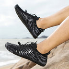 Barfußschuhe mit Kupferdetails und einer dünnen, flexiblen Sohle