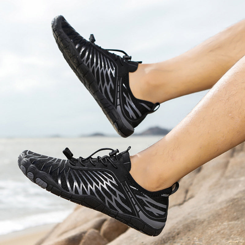Barfußschuhe mit Kupferdetails und einer dünnen, flexiblen Sohle