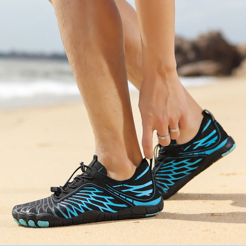 Barfußschuhe mit Kupferdetails und einer dünnen, flexiblen Sohle