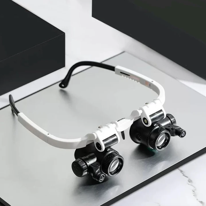 ClariVue-LED-Vergrößerungsbrille mit 8-facher bis 23-facher Vergrößerung und Helligkeitsregelung