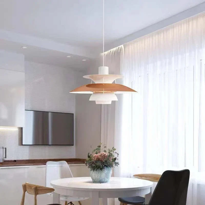 Lampa wisząca LED Morandi z wielokolorowym metalowym kloszem do salonu | Fioriscas