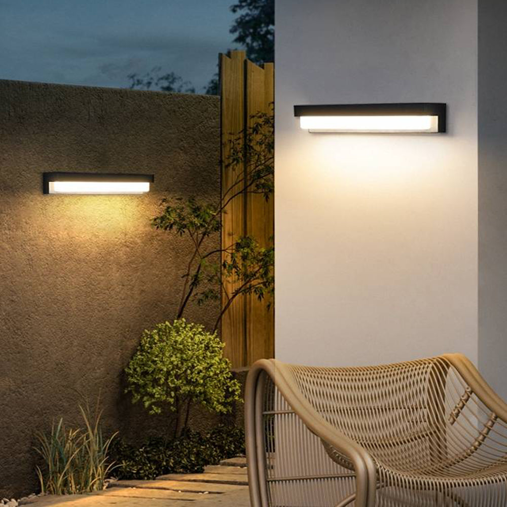 Ray Minimalist Solar Linear Acrylic Outdoor Wall Lamp, Black - Neutralighting