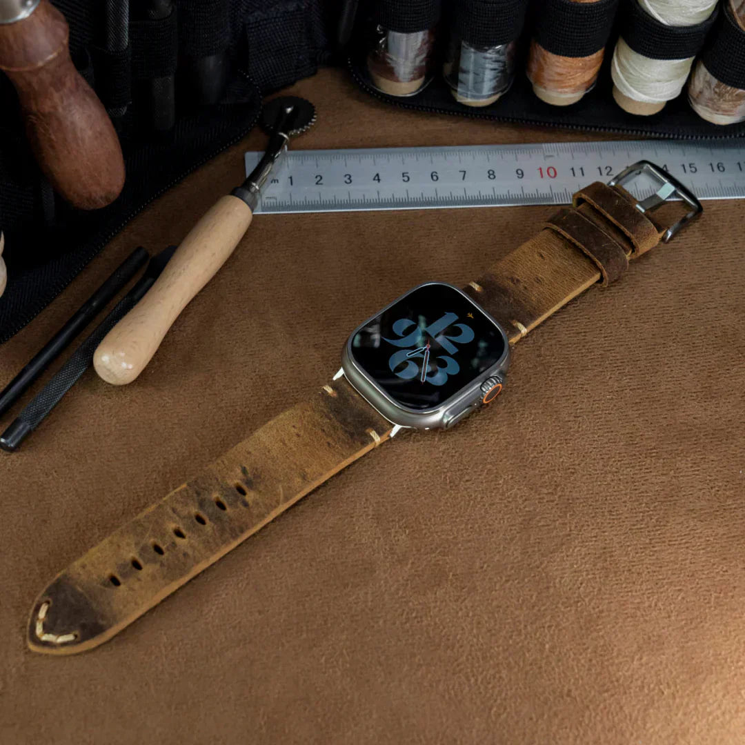 Marlo täysjyvänahkainen Apple Watch -ranneke ruostumattomasta teräksestä valmistetulla soljella
