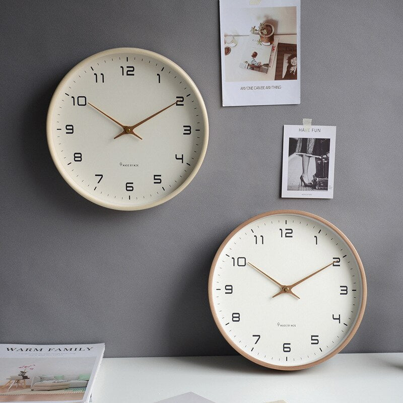 Nordisk minimalistisk vægur, massivt træ, lydløs bevægelse