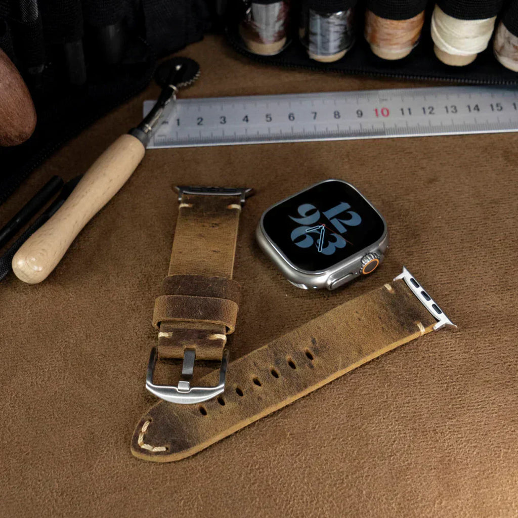 Marlo täysjyvänahkainen Apple Watch -ranneke ruostumattomasta teräksestä valmistetulla soljella