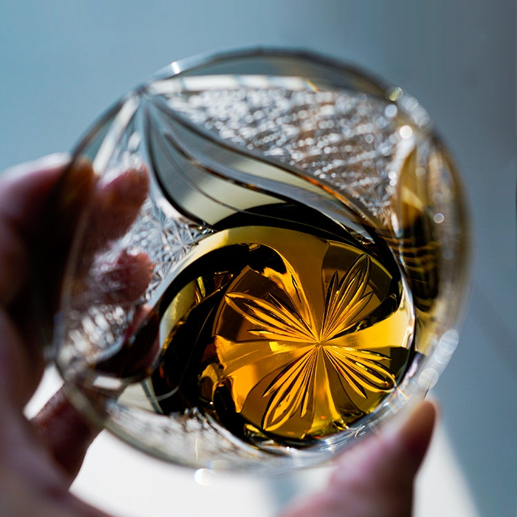 Kireno Inkstone Flame Edo Kiriko whiskyglas, trææske