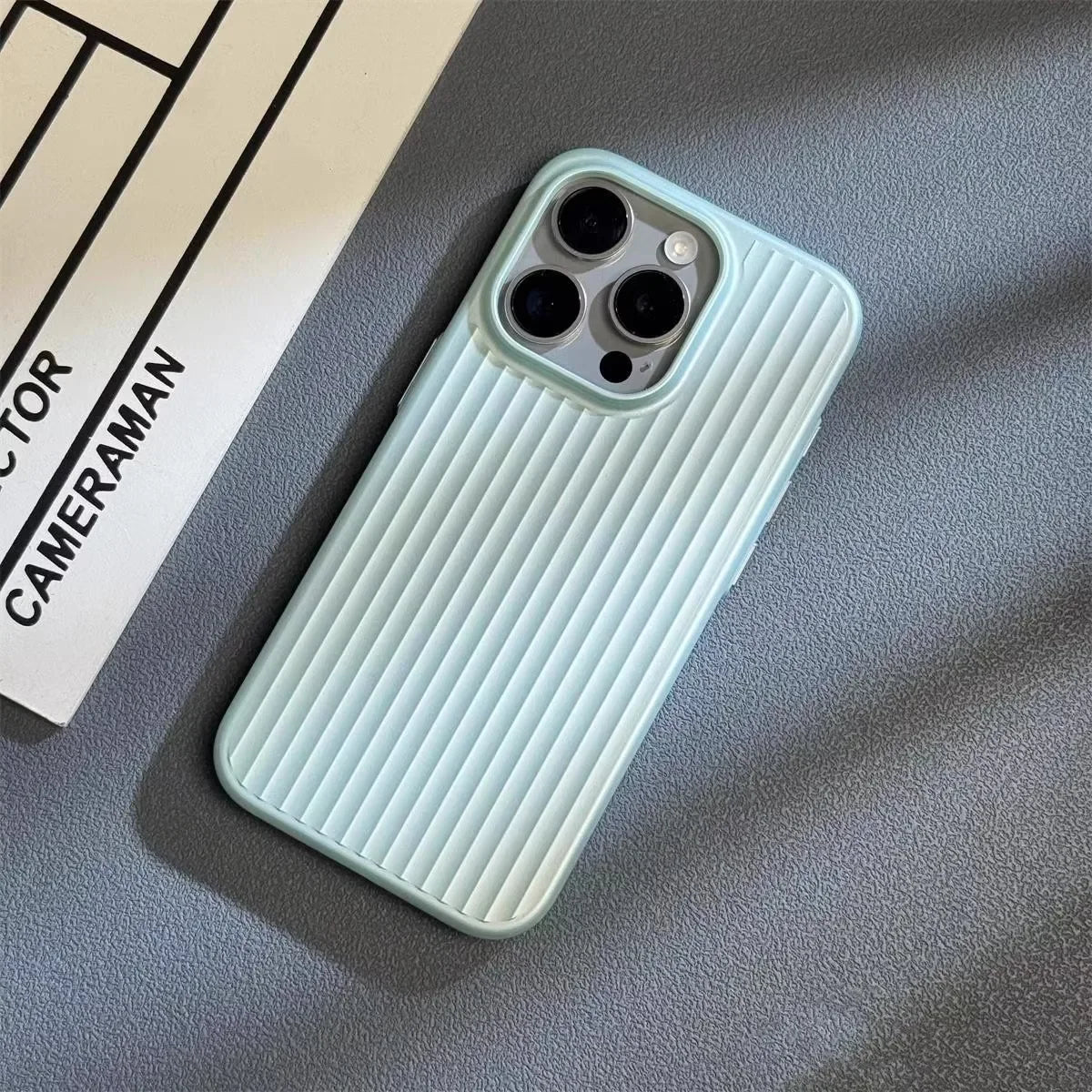 ApexGuard titaniumkleurige hoes voor iPhone, valbescherming met opstaande randen