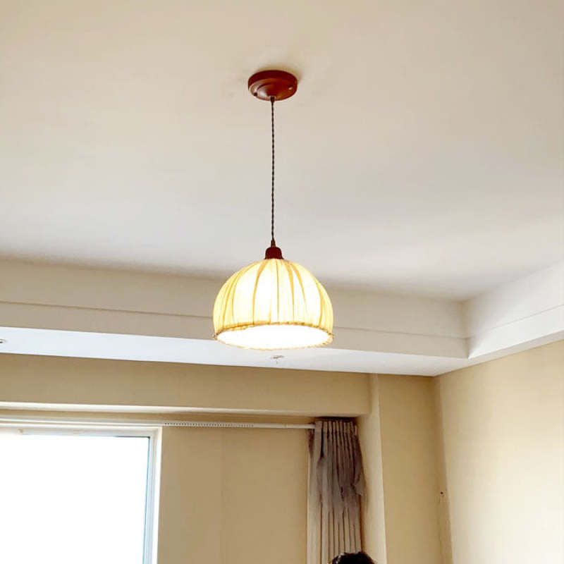 Nordia beige linnen hanglamp met lampenkap voor Scandinavische woningen