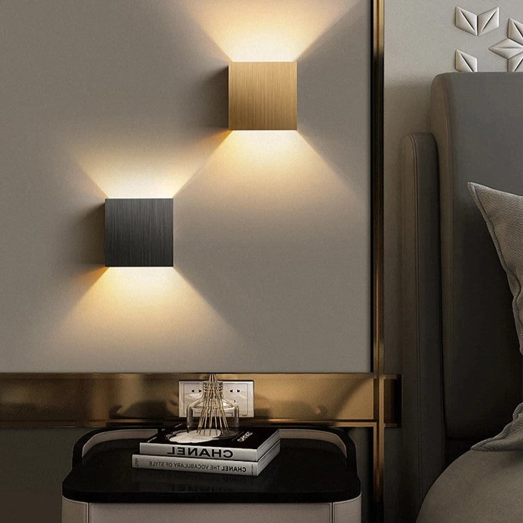 Asterra aluminium wandlamp, warm of koelwit ledlicht