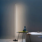 Lampada da terra moderna AstraLumina, LED dimmerabile con telecomando wireless