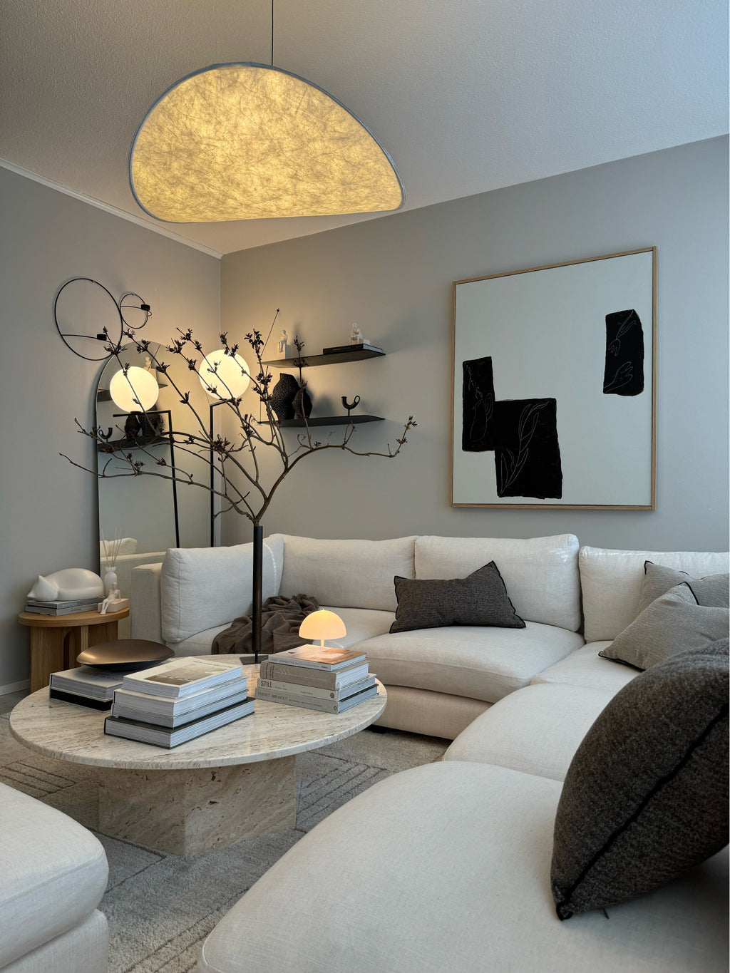 Lyra LED-lysekrone med lagdelt silke-bladskærm, nordisk design