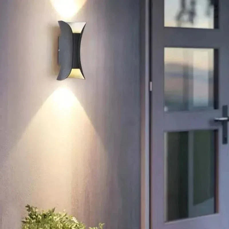 Applique murale résistante aux intempéries avec protection IP65 - Fioriscas