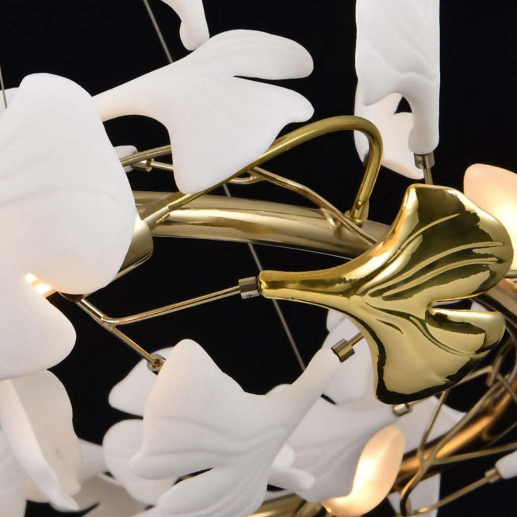 Olivia Moderner goldener Treppenhaus-Kronleuchter, Metall & Keramik | Fioriscas