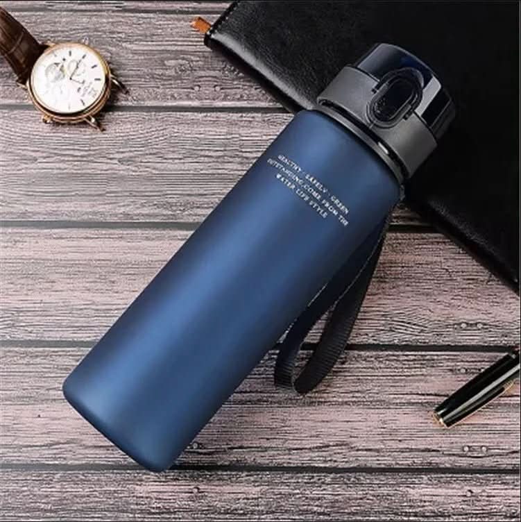 Leak-proof BPA-free water bottle for sports, work & everyday life - Fioriscas