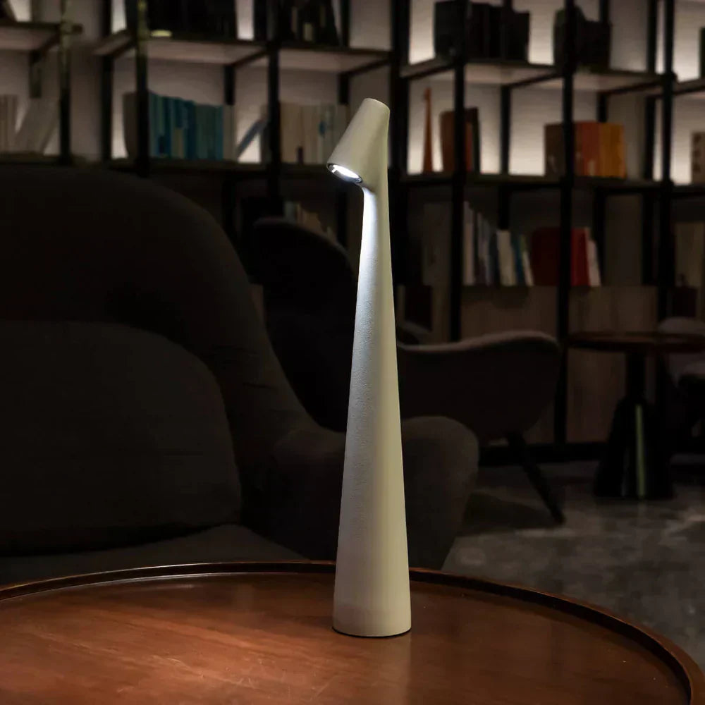 LumaNord genopladelig bordlampe med varmt LED-lys til spisning og læsning