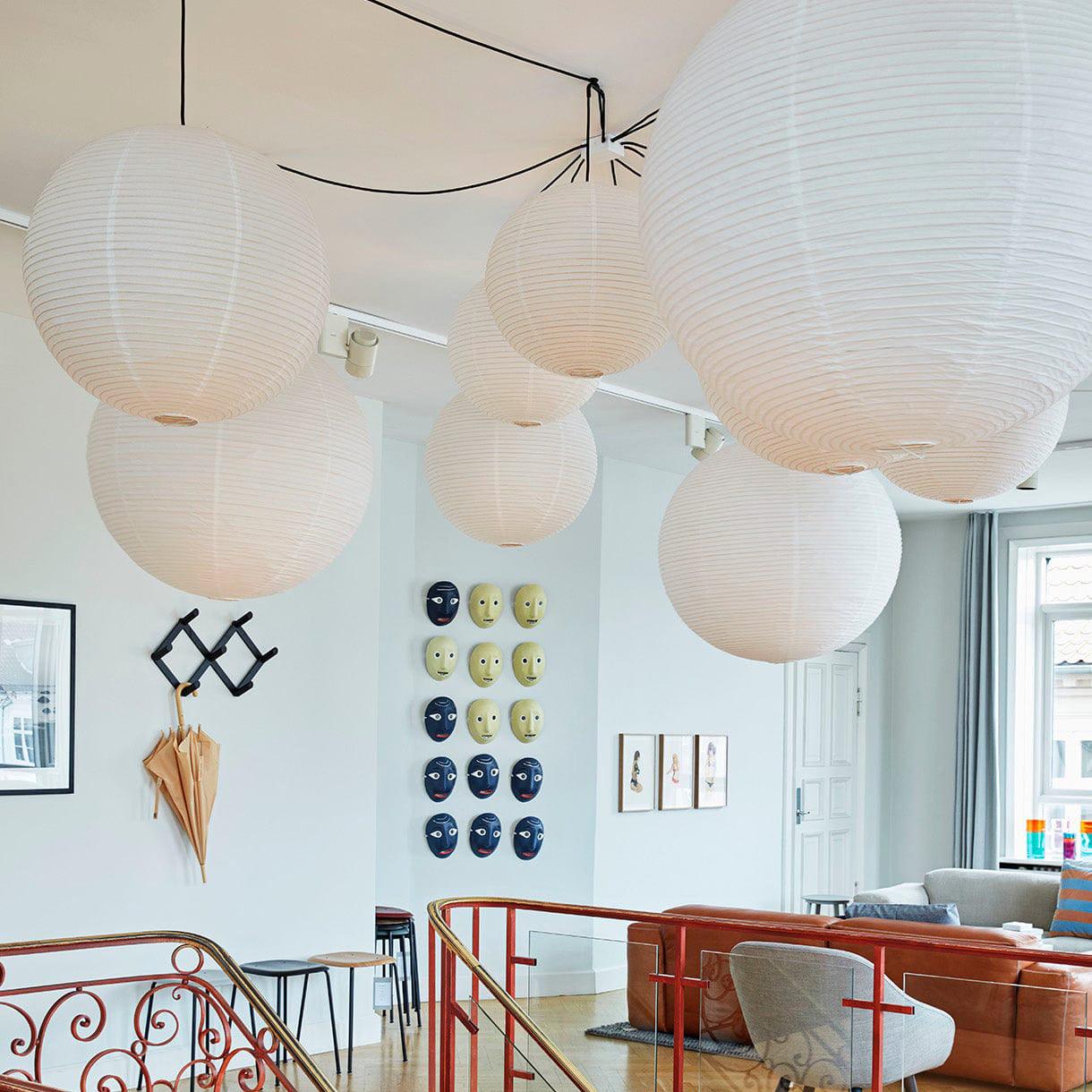 Lumiera rund papperslykta, pendellampa med sladd, vit tråd, japanskinspirerad modernist