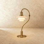 Aurelia frostad glasbordslampa med aluminiumarm och mjuk omgivningsbelysning