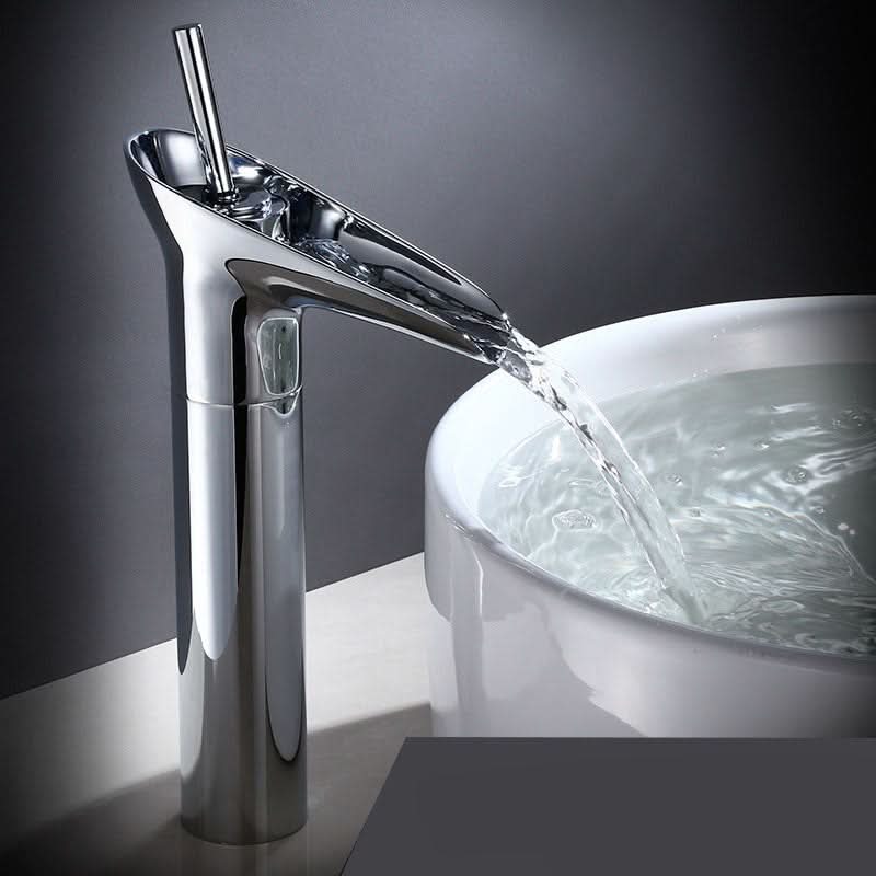 Antique Waterfall Basin Faucet made of Brass - Fioriscas