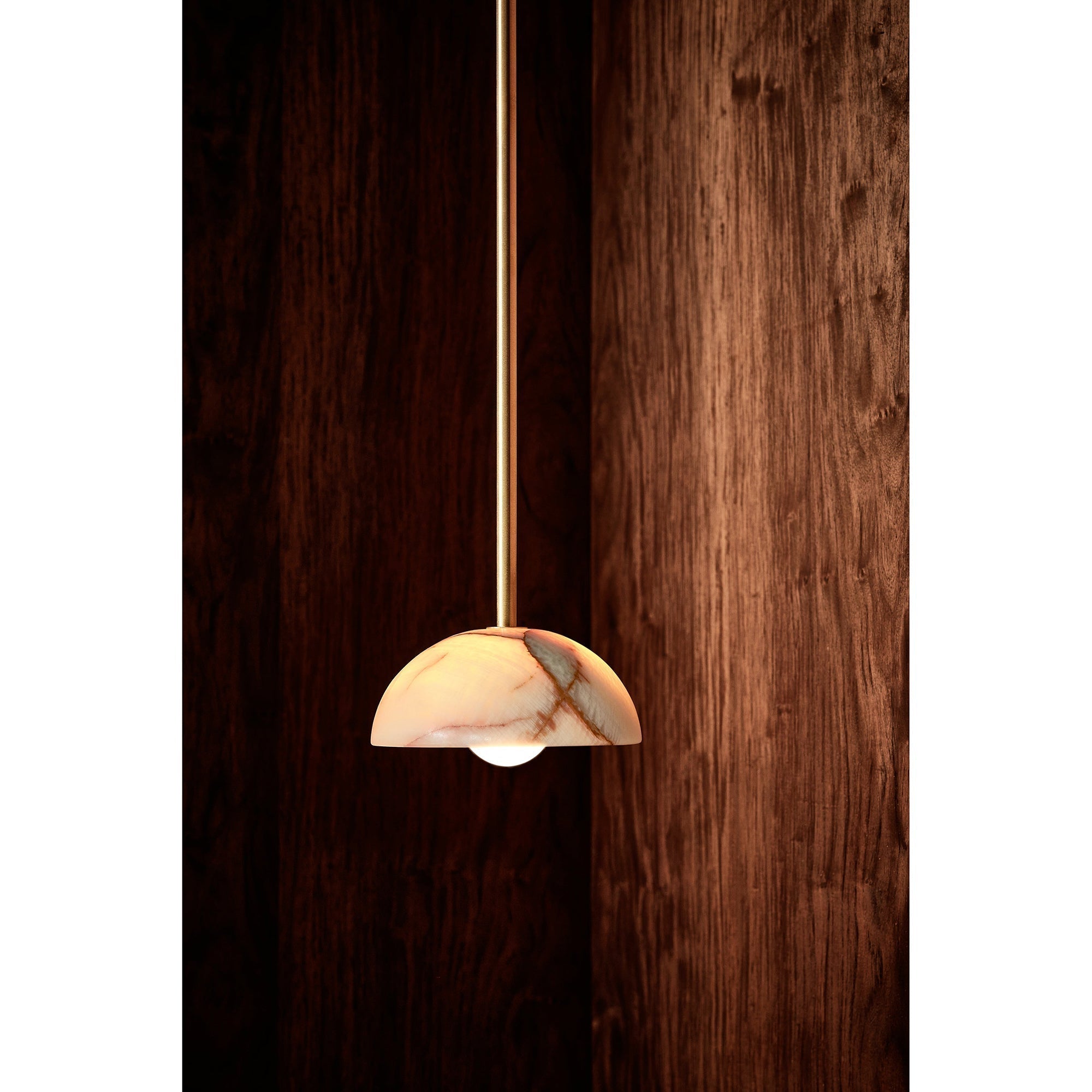 Aurelia moderni minimalistinen eleganssi messinki-metalli-lasiriippuvalaisin | Fioriscas