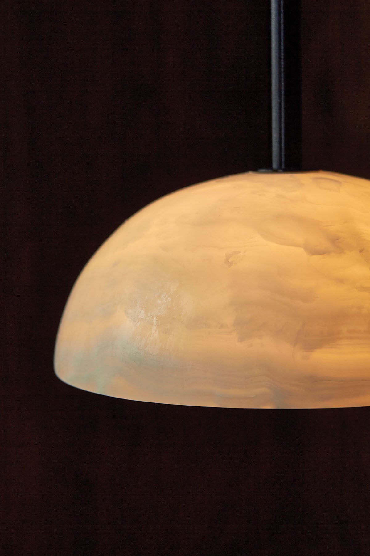 Aurelia moderni minimalistinen eleganssi messinki-metalli-lasiriippuvalaisin | Fioriscas