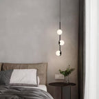 Lustre Trio Globe em Vidro com Haste Fina de Ferro para Interiores Modernos e Aconchegantes
