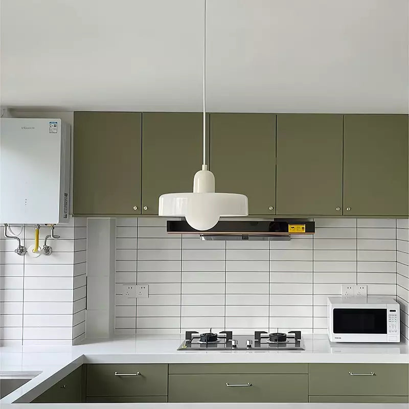 Závěsné svítidlo Aurelo ve stylu Bauhaus s barevným skleněným stínidlem