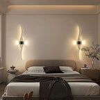 Železná nástěnná lampa Verve pro moderní ambientní osvětlení domů  