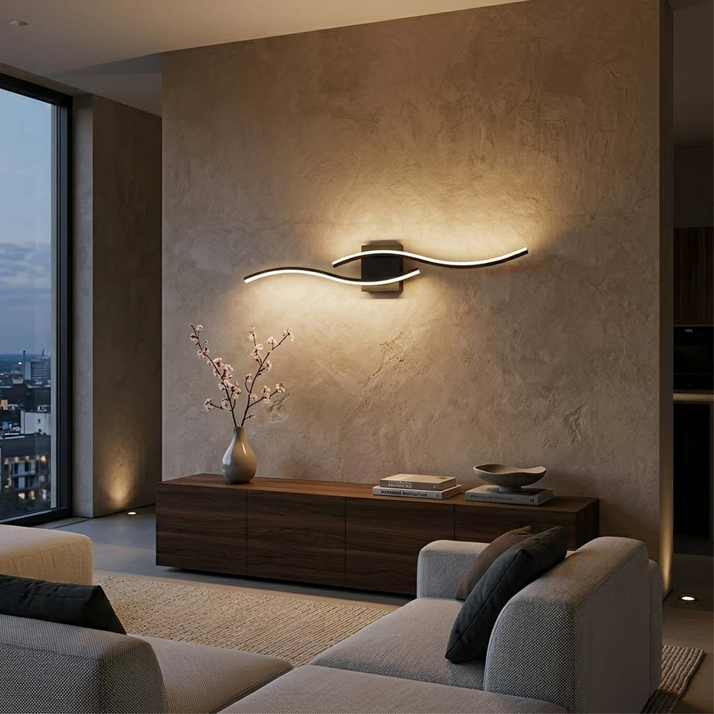 Železná nástěnná lampa Verve pro moderní ambientní osvětlení domů  