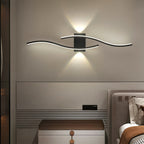 Železná nástěnná lampa Verve pro moderní ambientní osvětlení domů  