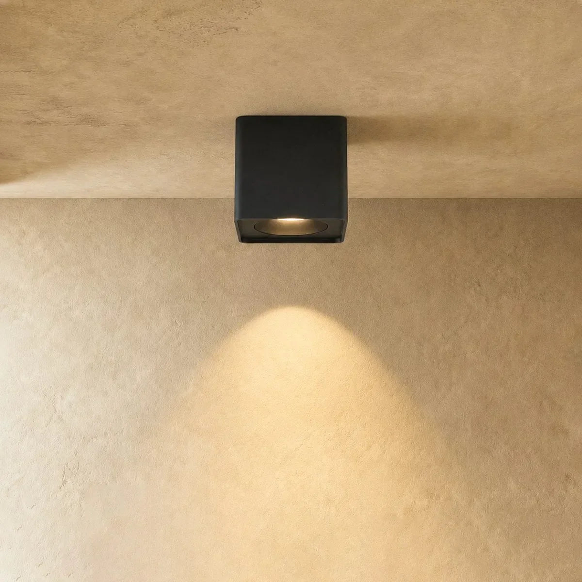 Apex Box felületre szerelhető reflektor mennyezeti lámpa modern belső terekhez  