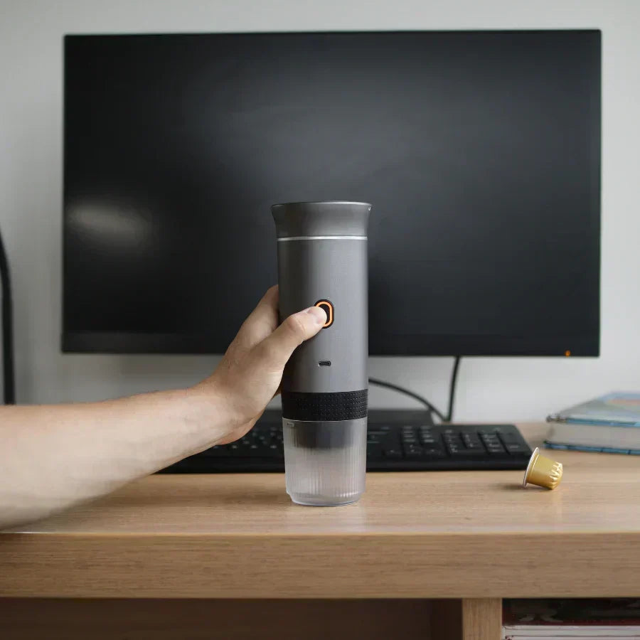 20 barの圧力とカフェ品質の抽出を実現する、旅行に便利なNanoコーヒーメーカー | Fioriscas