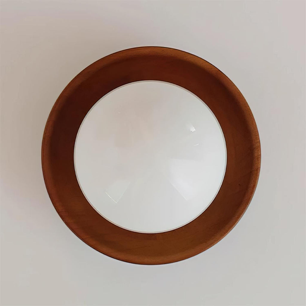 Loftlampe Globus Opalglas Moderne Messing Valnød Accents Flush Mount | Fioriscas