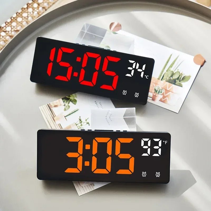 Digital alarm clock with voice control & dual alarm - Fioriscas