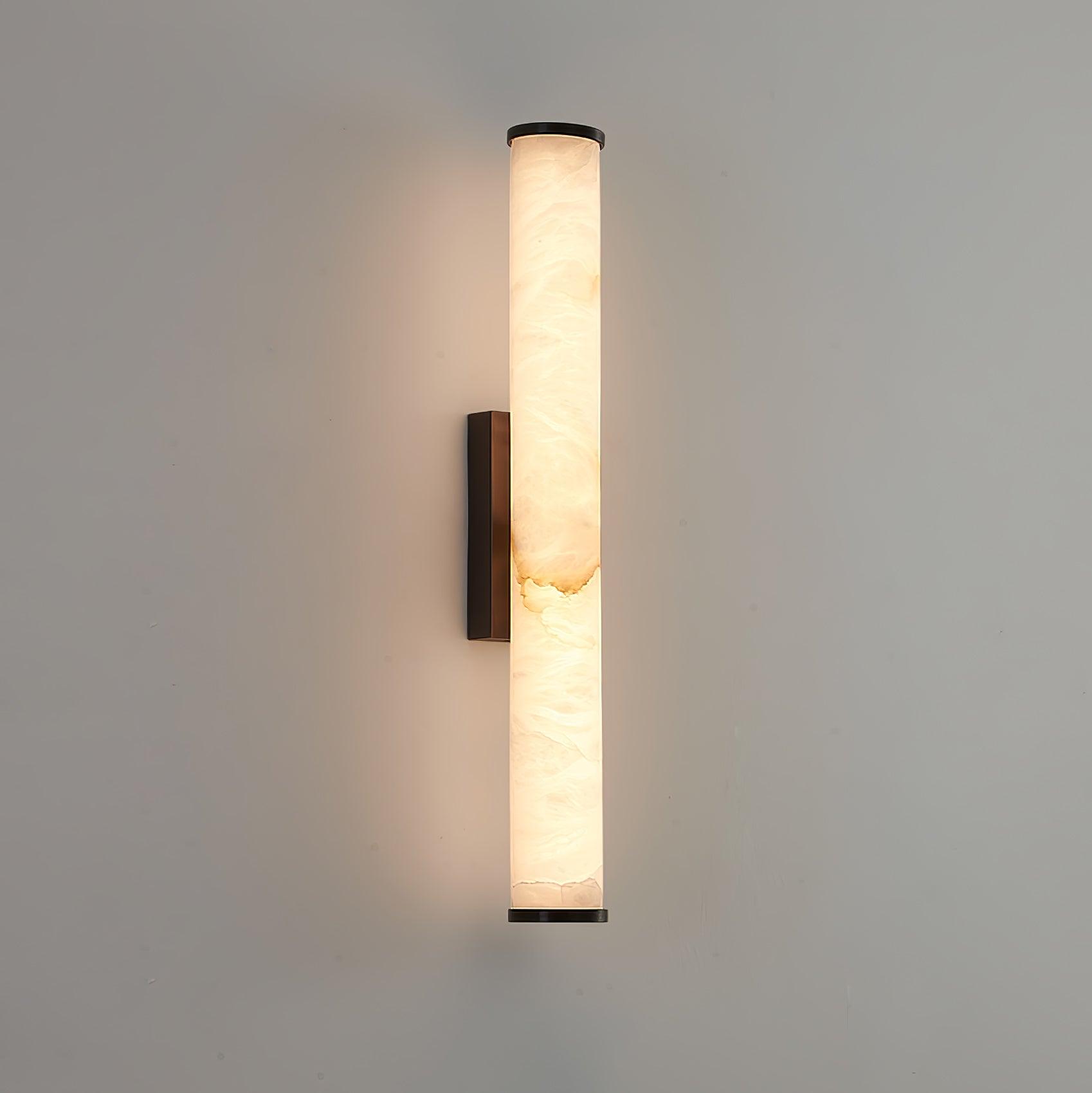 Klyr alabaster lodret cylindrisk væglampe | Fioriscas