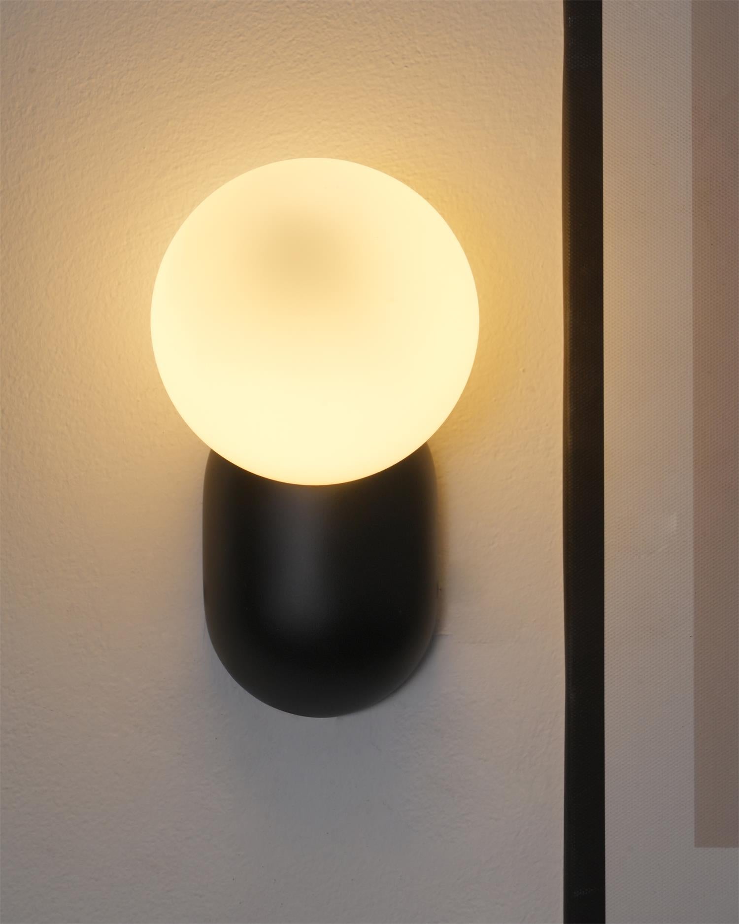 Applique da parete minimalista a globo Lunara | Fioriscas