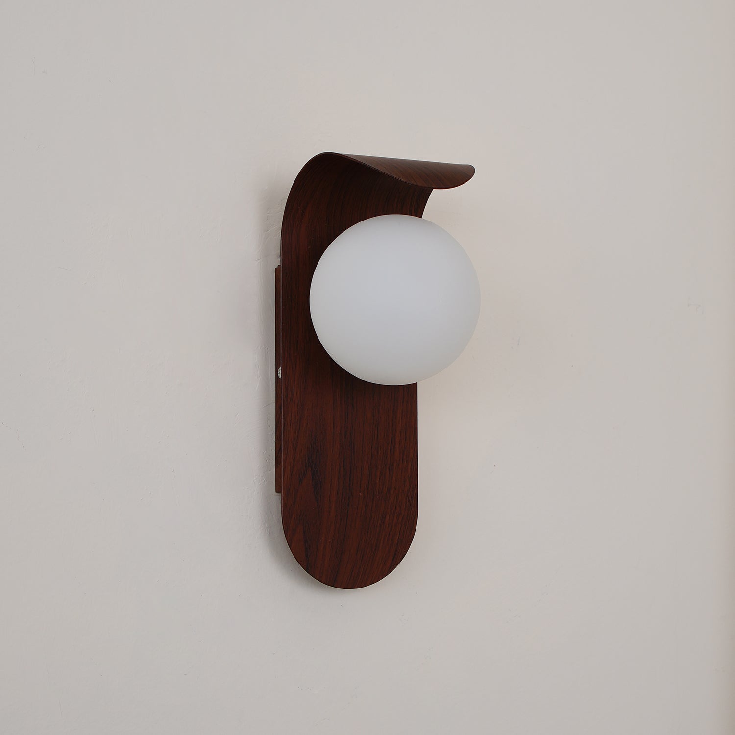 Exuro Indoor Wall Lamp Wood Color / Walnut Color | Fioriscas
