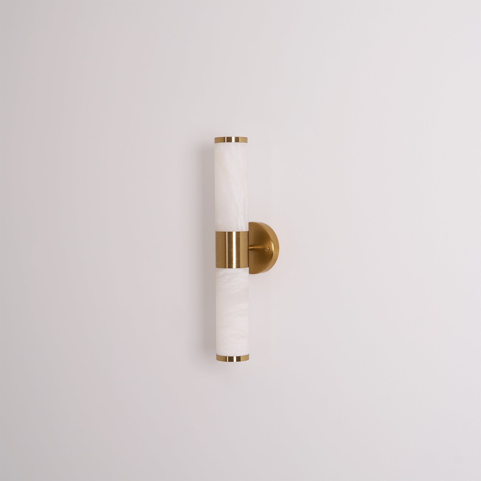 Applique murale minimaliste en albâtre Kaia | Fioriscas