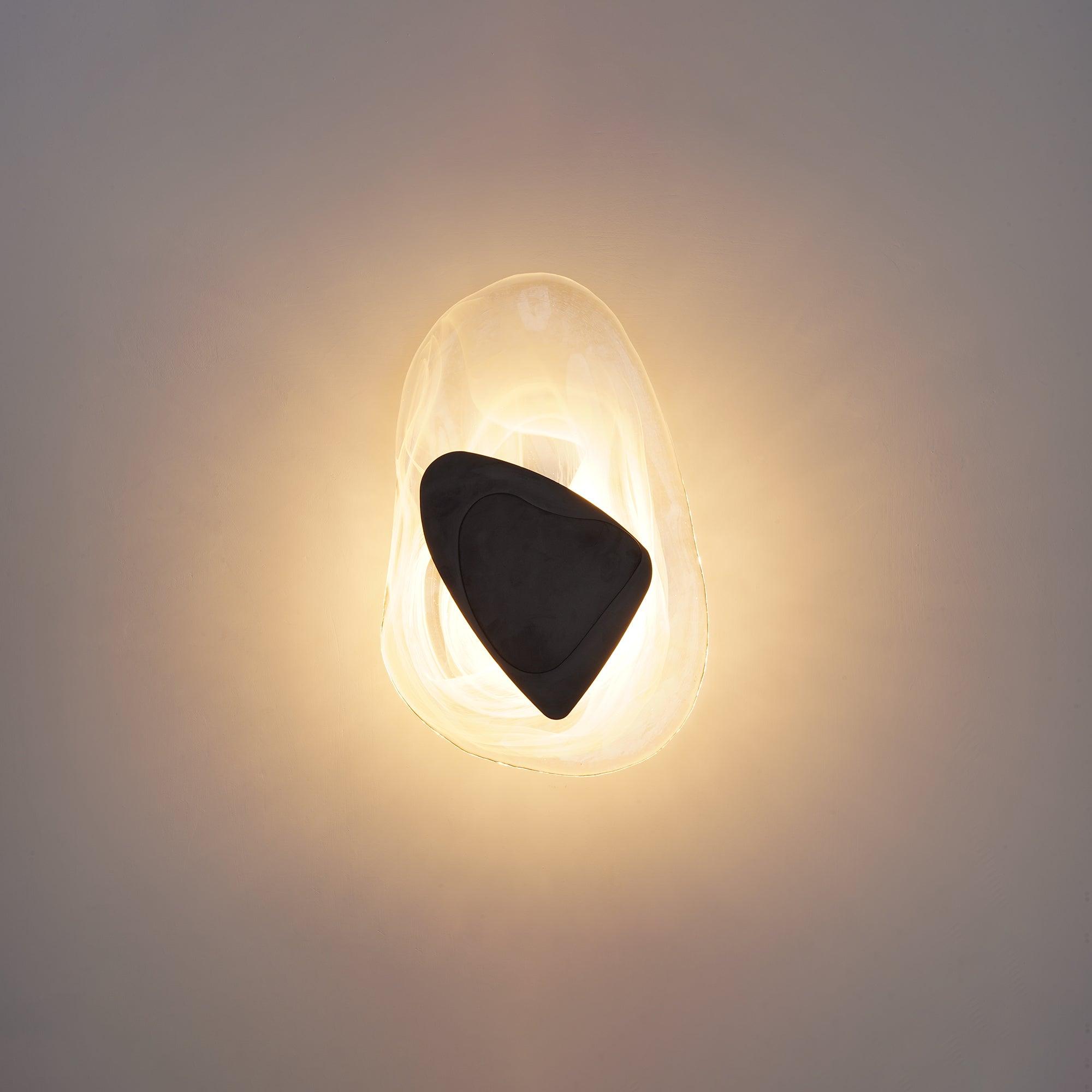 Beatrice Künstlerische schwarze Glas-Wandlampe | Fioriscas
