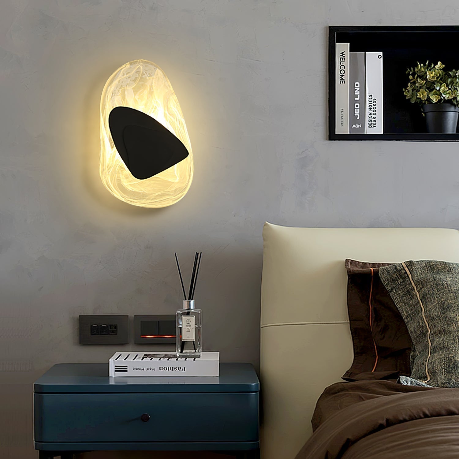 Beatrice Künstlerische schwarze Glas-Wandlampe | Fioriscas