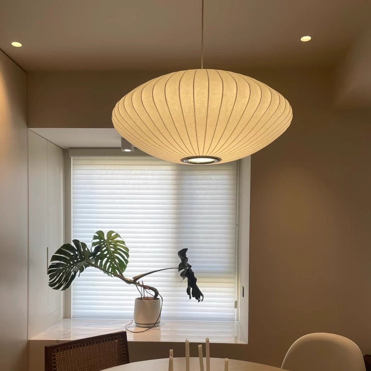 Elegant silk pendant lamp with crystals 1