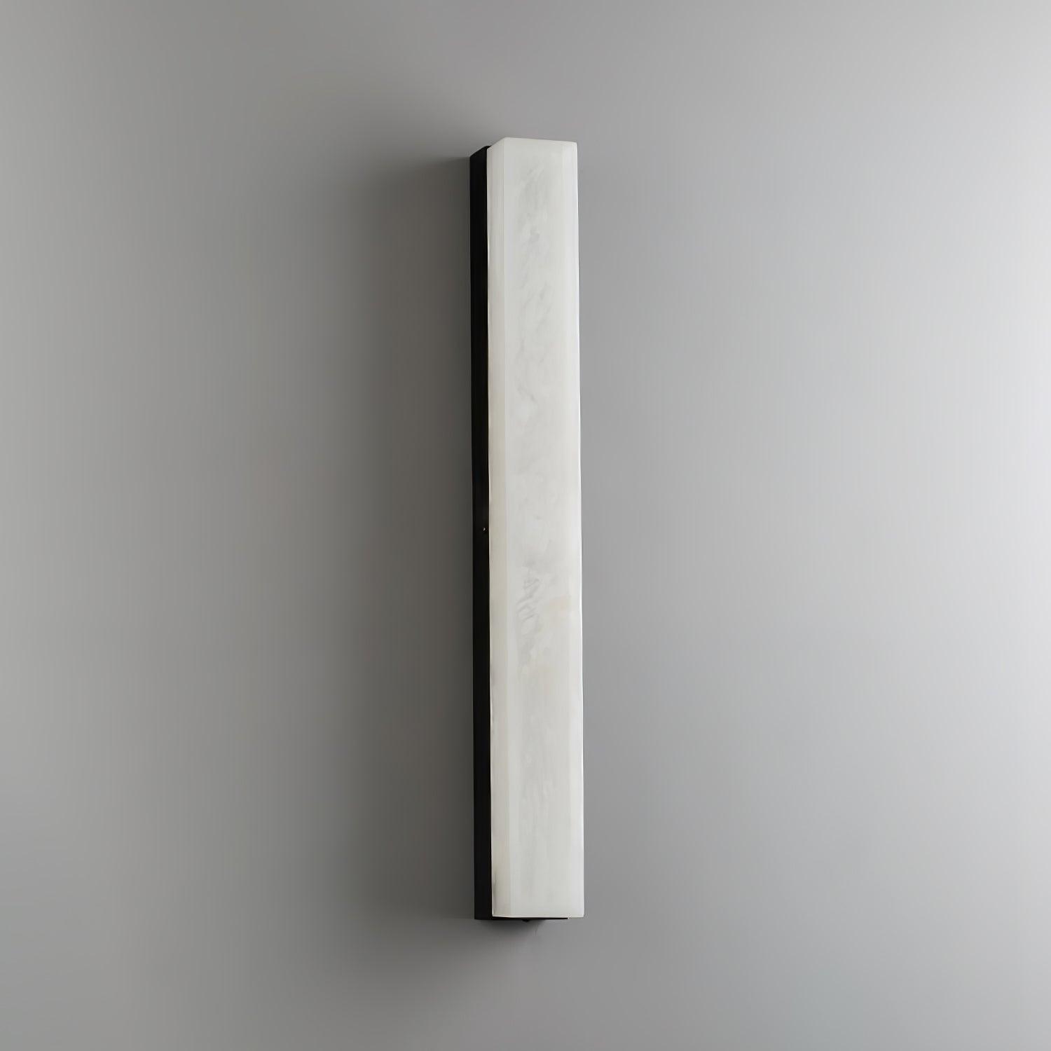 Wandleuchte mit Alabaster-Schirm, vertikale Messing-Wandleuchte Lyra