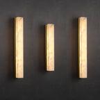 Wandleuchte mit Alabaster-Schirm, vertikale Messing-Wandleuchte Lyra