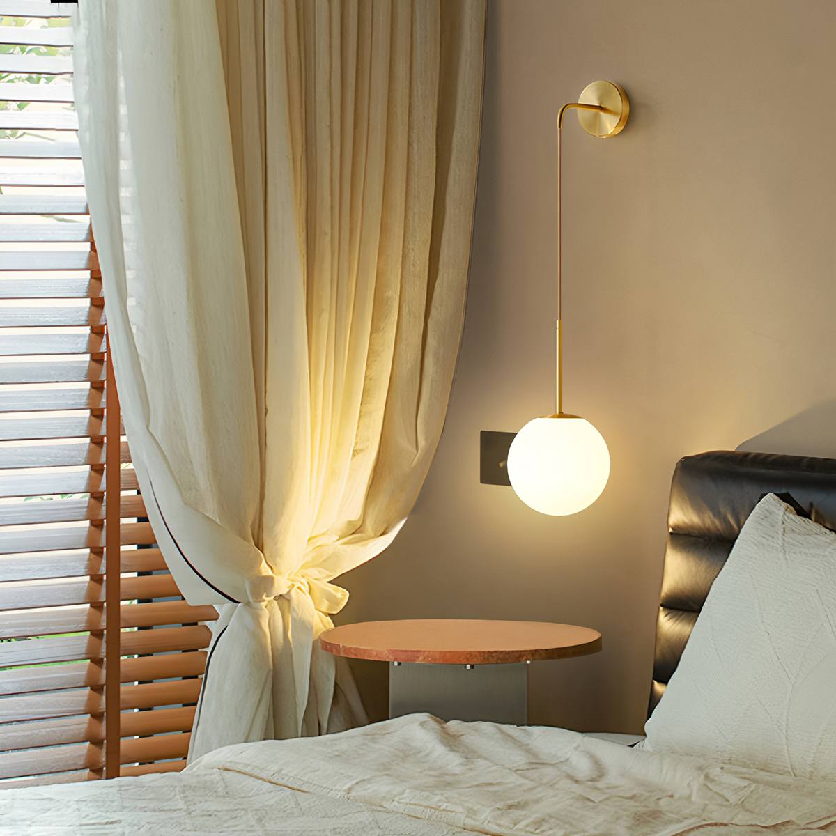 Wisząca lampa ścienna HaloWeave z regulowanym kablem do ambientowego światła